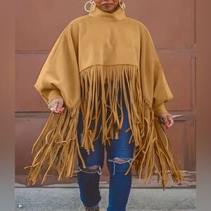 🤎 Faux Suede Fringe Poncho Top – New Without tags.🏷️
